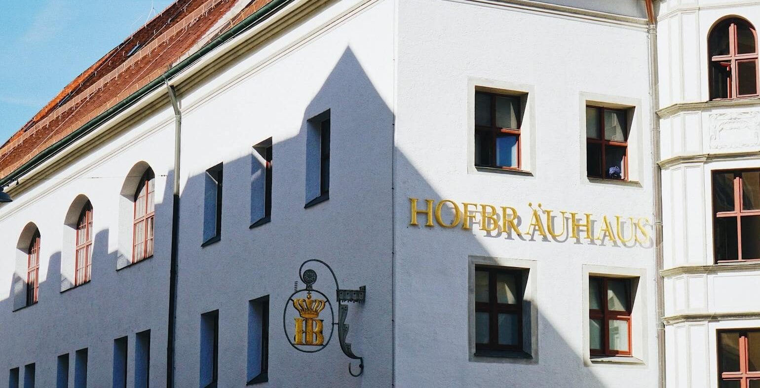 La birreria Hofbräuhaus, nel centro di Monaco di Baviera