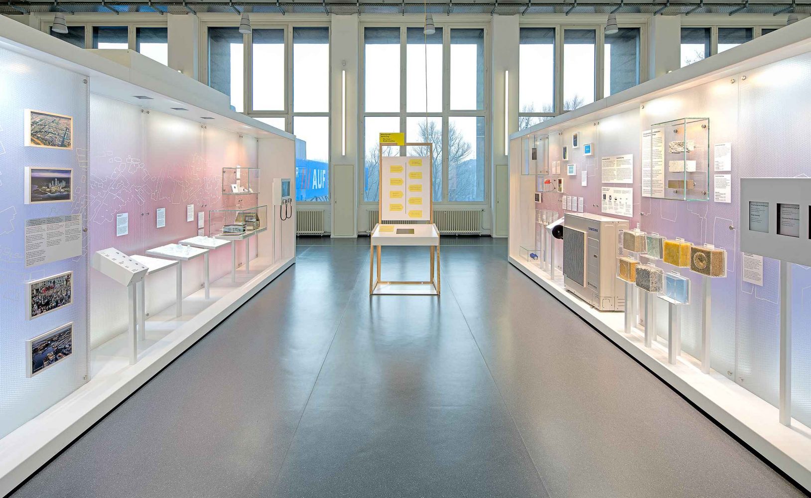 foto di teca con motori a scoppio del deutches museum - air dolomiti