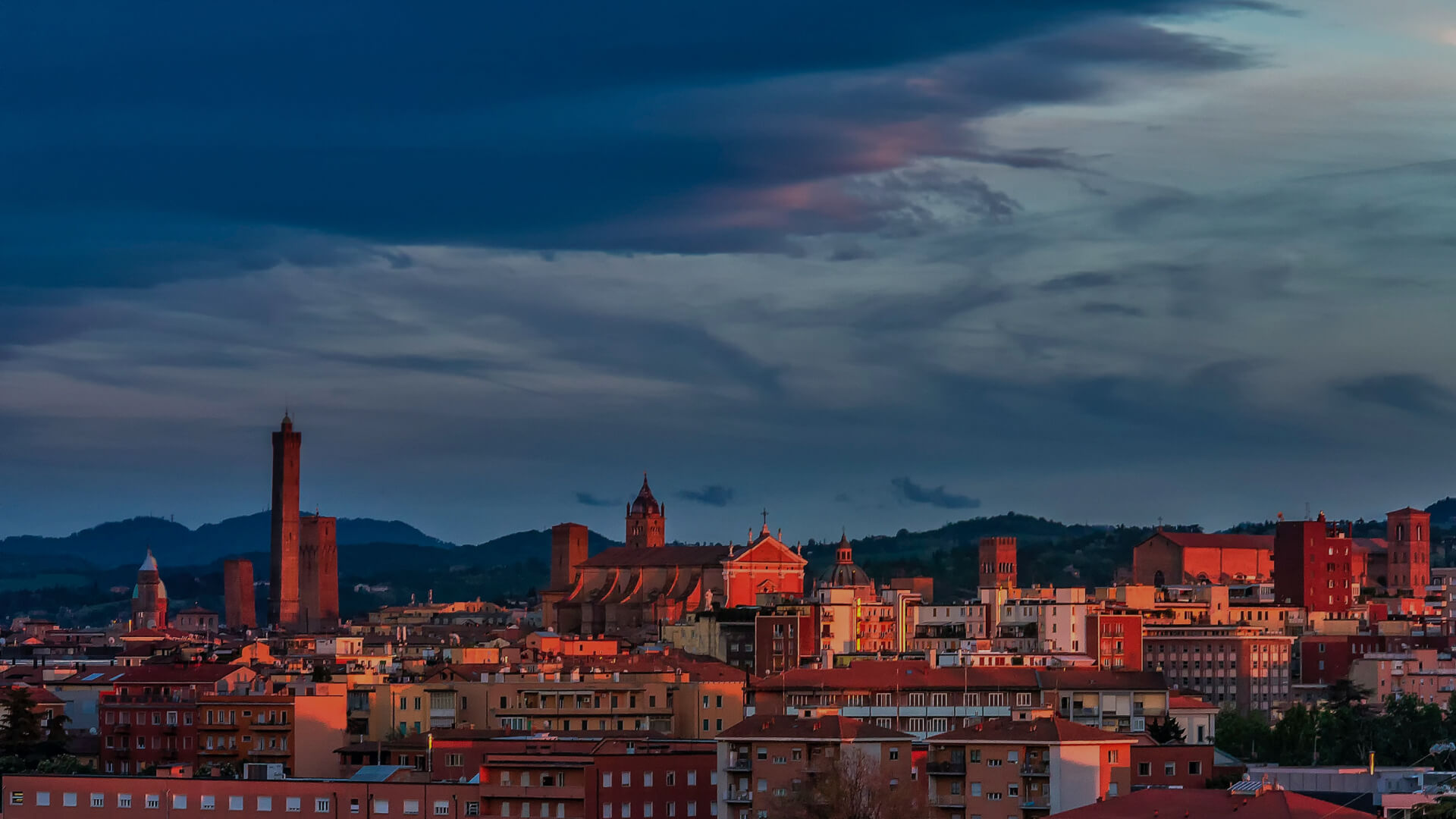 Panoramic view of the city of Bologna at dusk