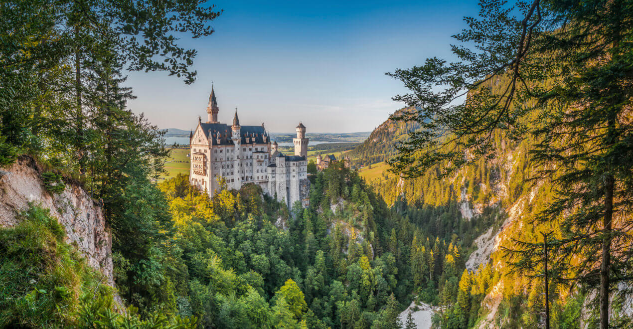 Schloss Neuschwanstein, das Walt Disney inspirierte, in Füssen in Bayern, nicht weit von München entfernt