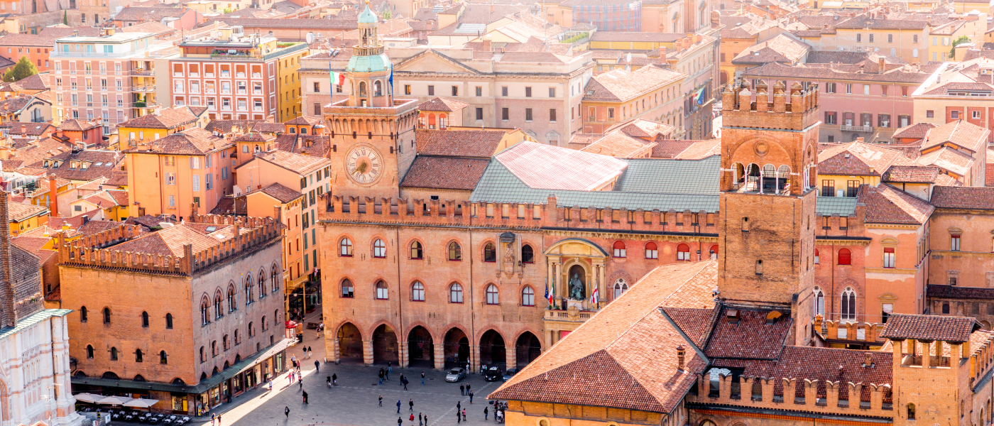 Piazza Maggiore in Bologna – Air Dolomiti